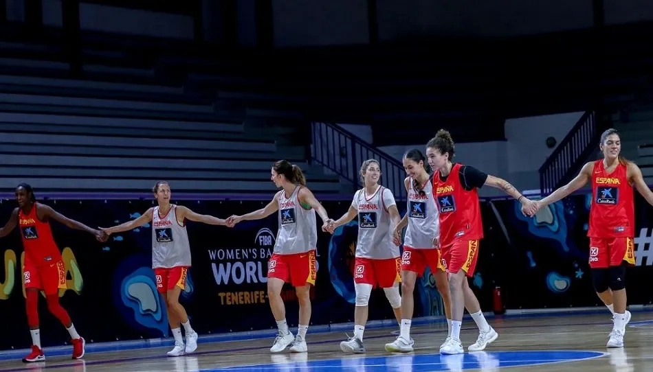 Las internacionales, durante un entrenamiento. Foto: FEB