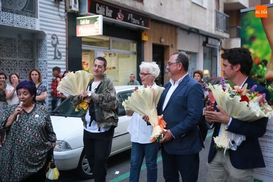 Foto 4 - Inauguraci&oacute;n de la intervenci&oacute;n art&iacute;stica en un edificio de la calle Joaqu&iacute;n Costa