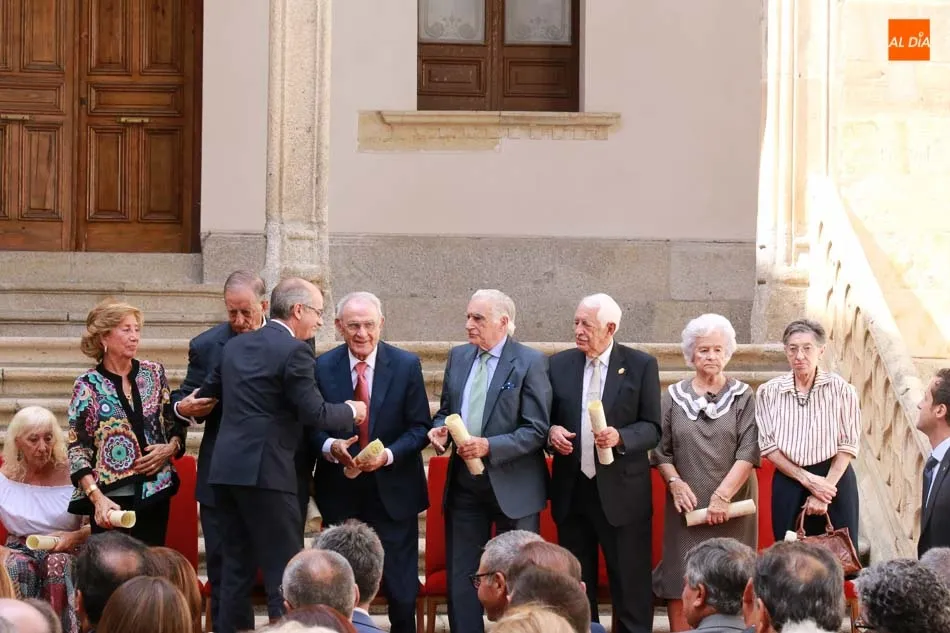 Foto 6 - La Diputaci&oacute;n conmemora el 40 aniversario de la Constituci&oacute;n en un emotivo D&iacute;a de la Provincia