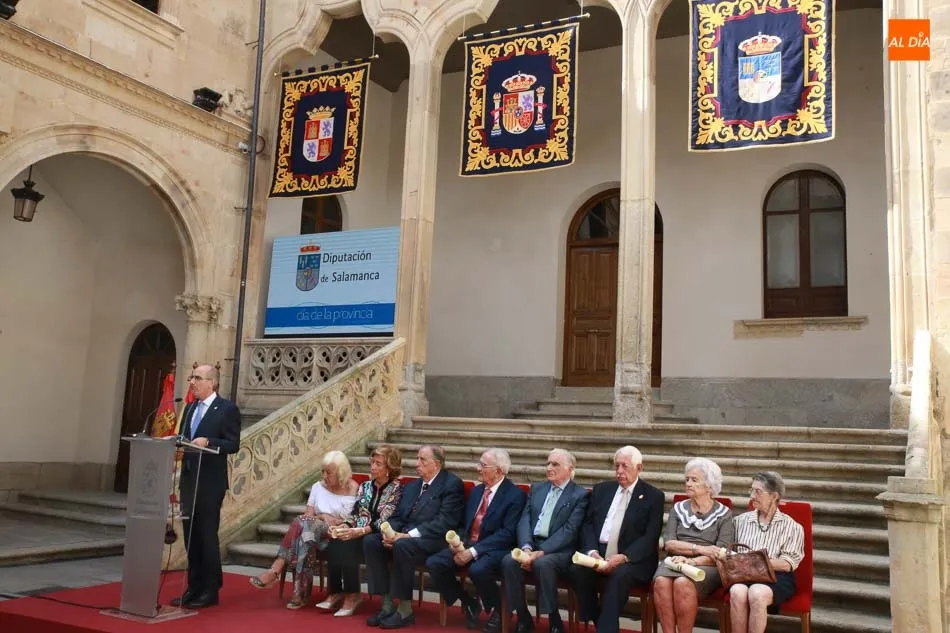 Foto 5 - La Diputaci&oacute;n conmemora el 40 aniversario de la Constituci&oacute;n en un emotivo D&iacute;a de la Provincia