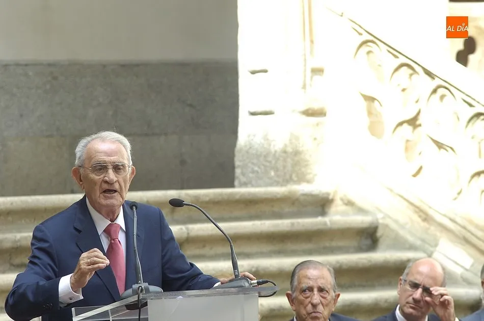 Foto 11 - Alcaldes y diputados de la comarca asisten a la conmemoraci&oacute;n del D&iacute;a de la Provincia  