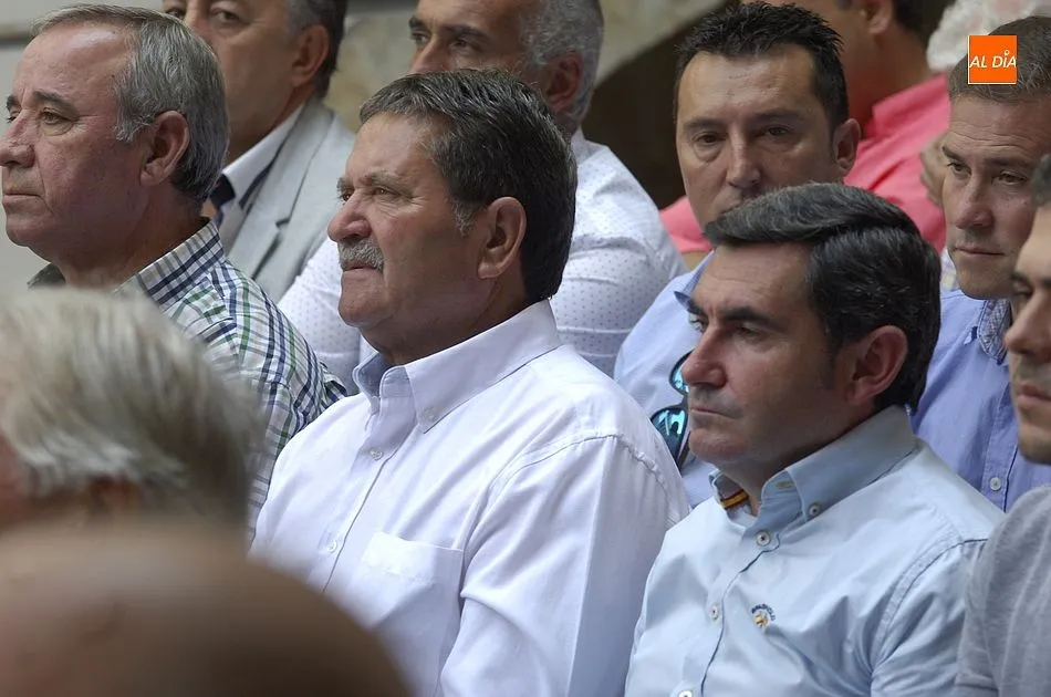 Foto 10 - Alcaldes y diputados de la comarca asisten a la conmemoraci&oacute;n del D&iacute;a de la Provincia  