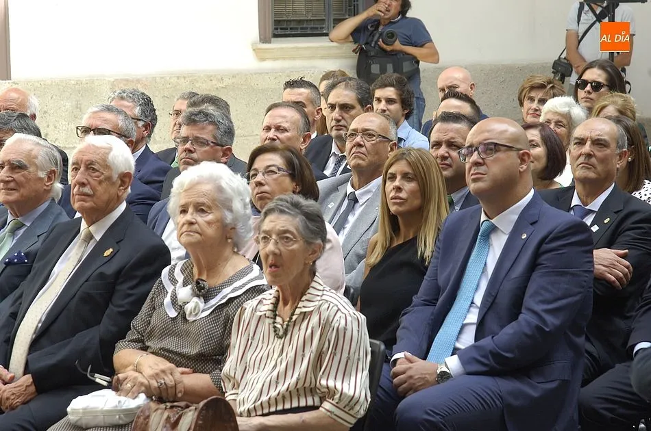 Foto 4 - Alcaldes y diputados de la comarca asisten a la conmemoraci&oacute;n del D&iacute;a de la Provincia  
