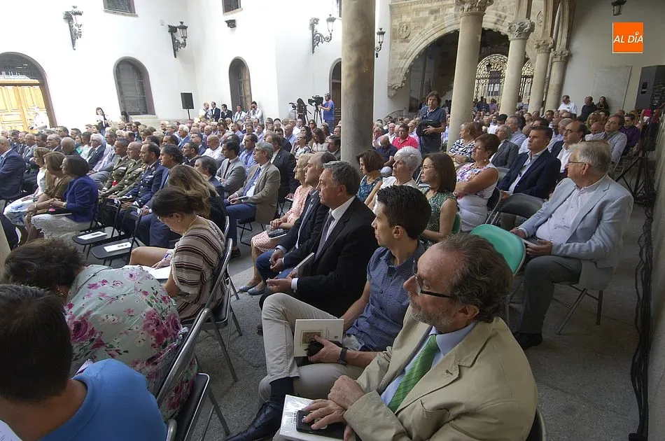 Foto 2 - Alcaldes y diputados de la comarca asisten a la conmemoraci&oacute;n del D&iacute;a de la Provincia  
