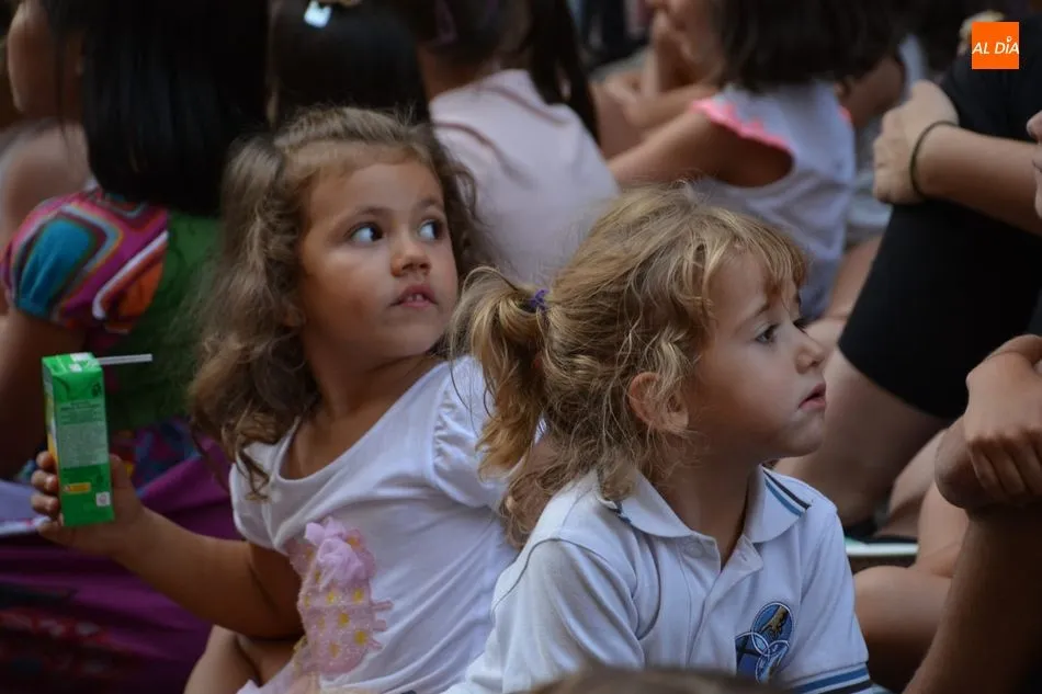 Foto 8 - Juegos en la calle y actuaci&oacute;n de Kamar&uacute; Teatro dentro de la September Fest