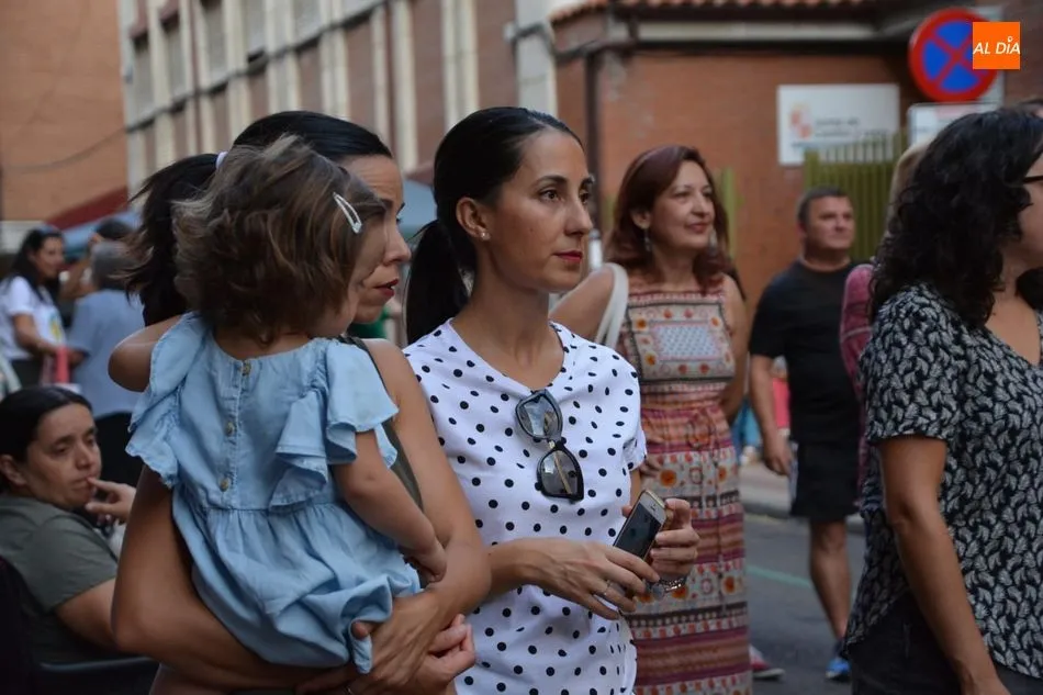 Foto 4 - Juegos en la calle y actuaci&oacute;n de Kamar&uacute; Teatro dentro de la September Fest