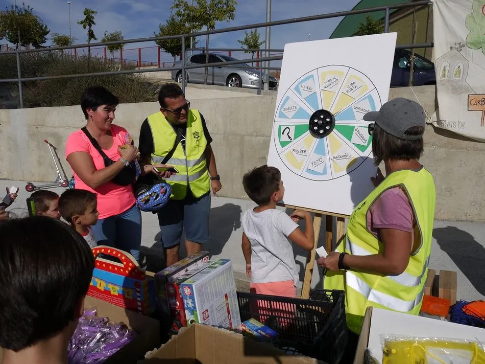 Foto 3 - La &lsquo;Quedada sobre ruedas&rsquo; re&uacute;ne y divierte a ni&ntilde;os y mayores