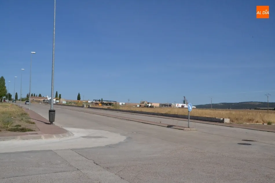 Foto 4 - Los industriales de Los Chabarcones sorprenden con una protesta motorizada contra el mercadillo  