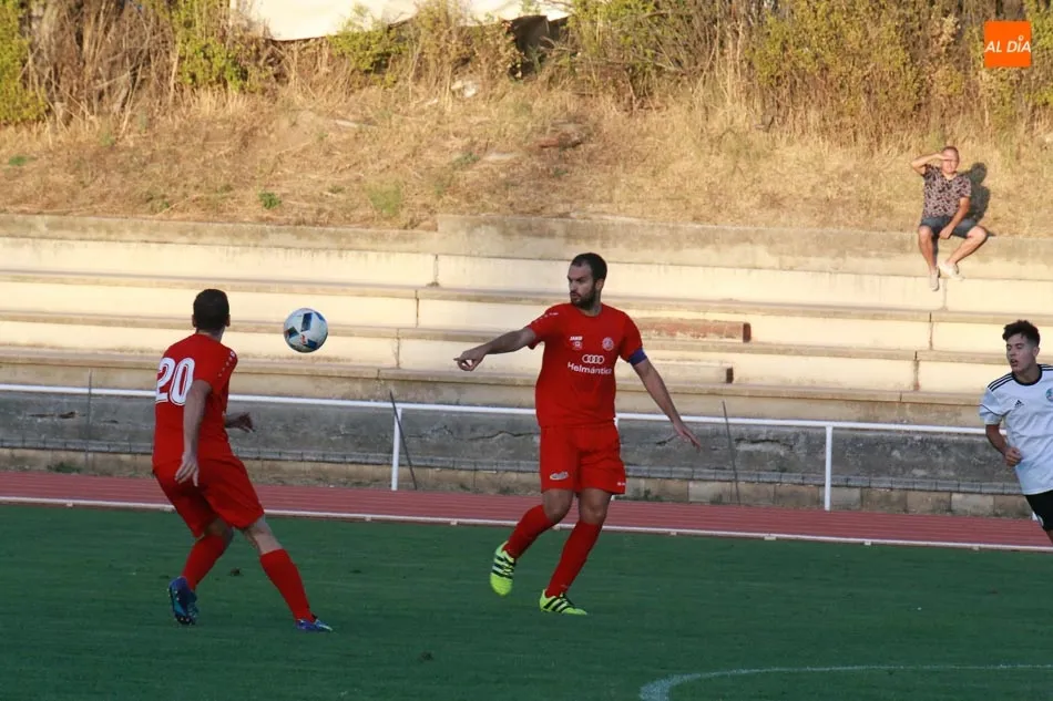 Foto 11 - El filial del Salamanca UDS se lleva el derbi ante el Hergar y el B&eacute;jar cae ante el Navarr&eacute;s
