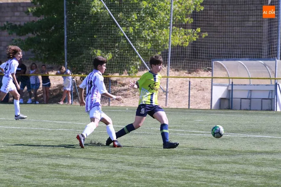 Foto 3 - Empate del Santa Marta de Liga Nacional y derrota de las chicas del Salamanca FF en Pozuelo