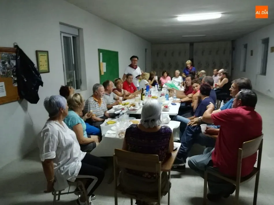 Foto 6 - Acasife celebra una entretenida marcha nocturna en Valdefuentes de Sangus&iacute;n