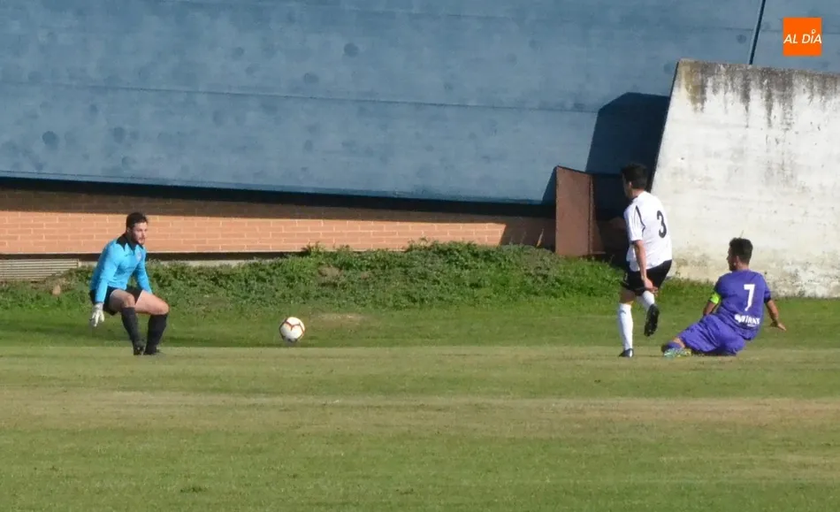 Foto 11 - El Ribert corta las dos orejas en el abrasador coso del Ciudad Rodrigo en un derby con poco juego  
