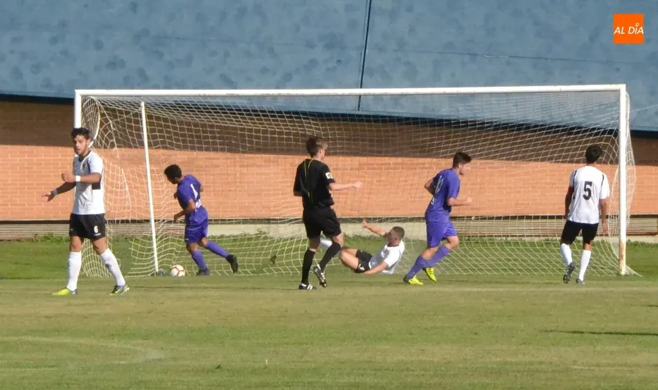 Foto 7 - El Ribert corta las dos orejas en el abrasador coso del Ciudad Rodrigo en un derby con poco juego  