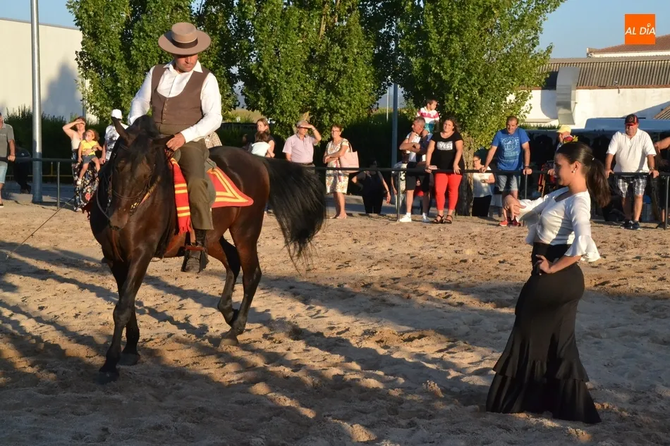 Foto 11 - La Feria entrega sus premios dentro de una tarde final con mucho baile en la pista y en la carpa  