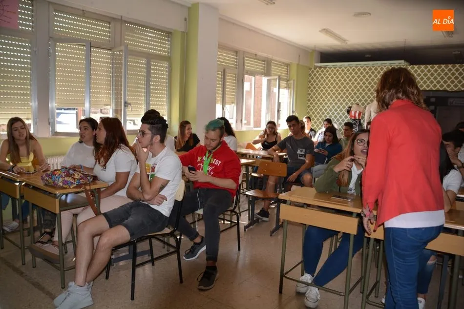 Foto 11 - La ilusi&oacute;n de estudiantes y docentes marca el comienzo del curso en el Centro de FP Hern&aacute;ndez Vera
