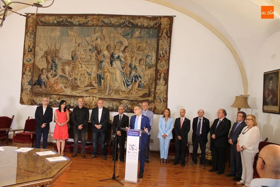 Foto 3 - USAL y los sindicatos STECYL, CCOO, CSIF y UGT rubrican la mejora de las condiciones de trabajo de...
