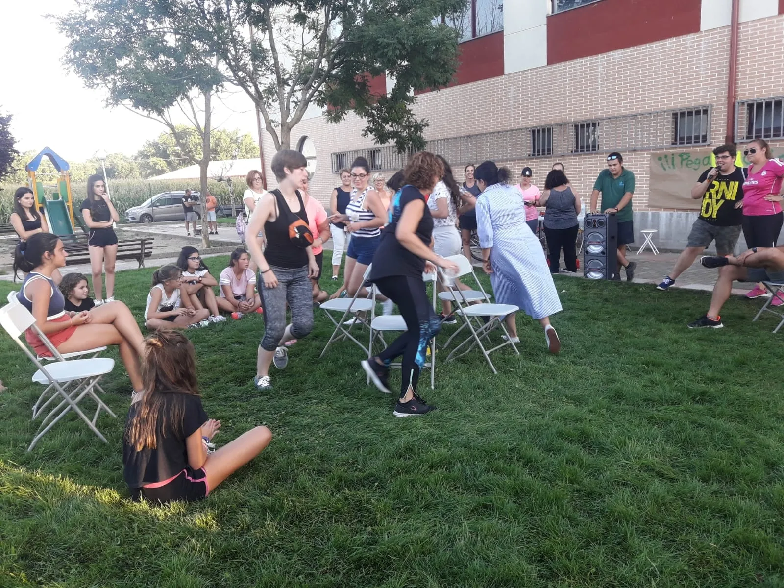 Los vecinos se divirtieron con los juegos