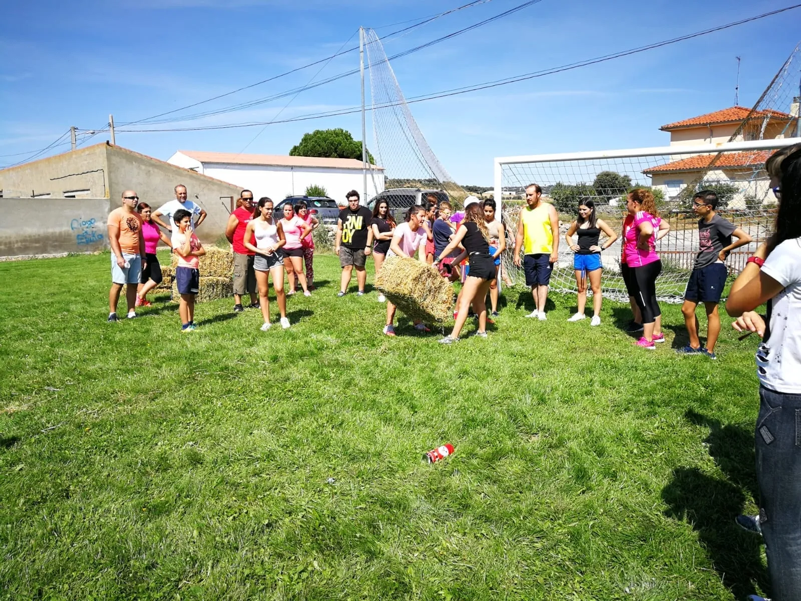 Foto 9 - Los vecinos de Encinas de Arriba disfrutan de sus propias Olimpiadas