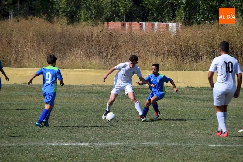Foto 11 - El Alba de Tormes CF disputa sus &uacute;ltimos amistosos de pretemporada