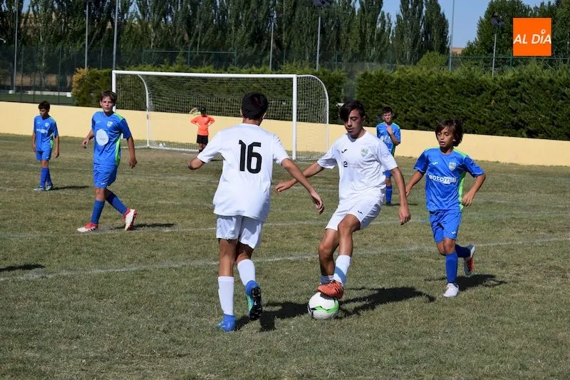 Foto 10 - El Alba de Tormes CF disputa sus &uacute;ltimos amistosos de pretemporada