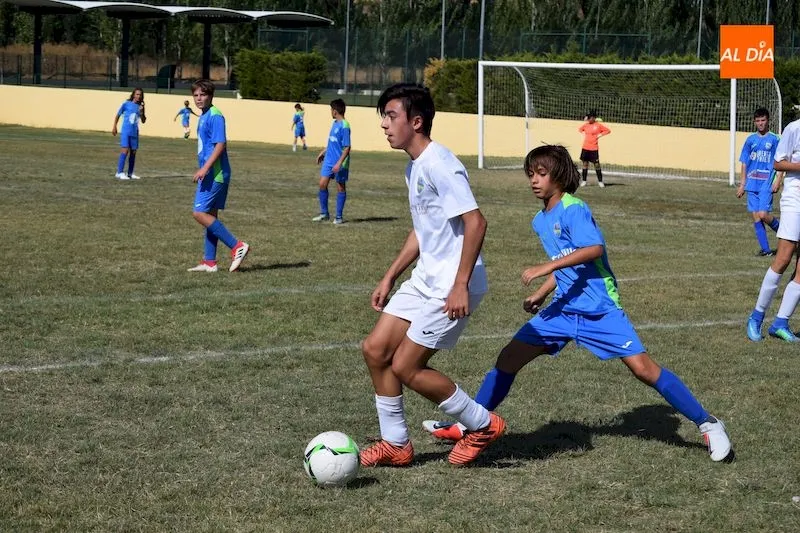 Foto 9 - El Alba de Tormes CF disputa sus &uacute;ltimos amistosos de pretemporada