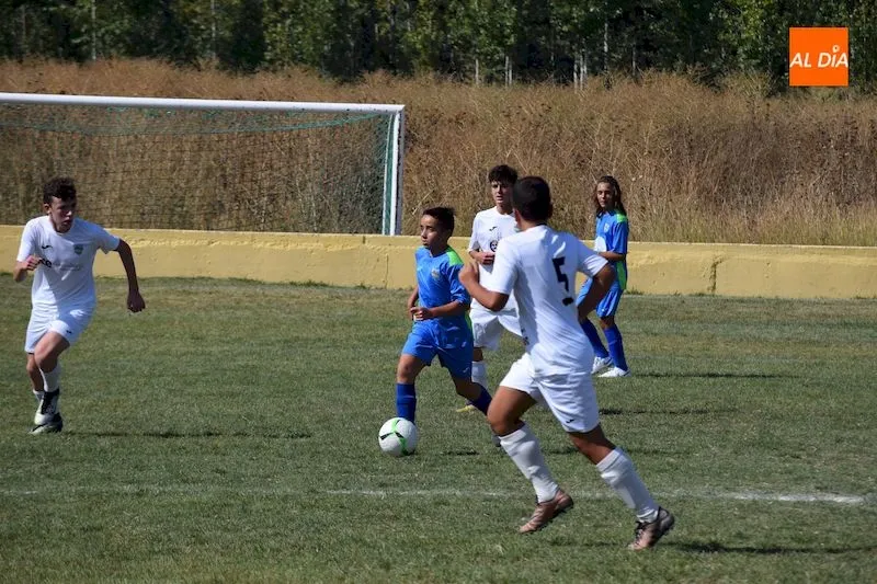Foto 2 - El Alba de Tormes CF disputa sus &uacute;ltimos amistosos de pretemporada