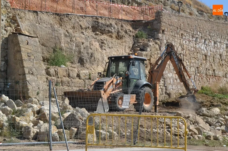 Arranca la reparación del muro de contención de la Cuesta de Santiago, que costará 20.000€  