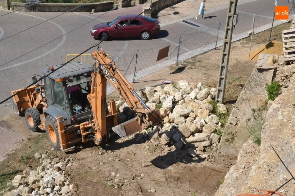 Foto 4 - Arranca la reparaci&oacute;n del muro de contenci&oacute;n de la Cuesta de Santiago, que costar&aacute; 20.000&euro;  