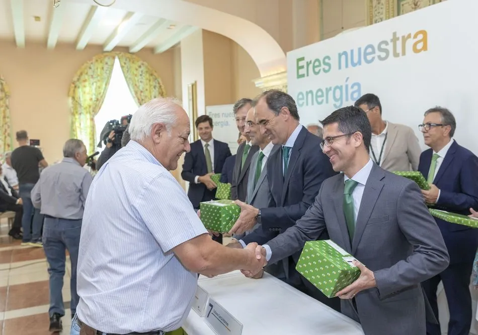 Foto 3 - Iberdrola homenajea a m&aacute;s de 60 trabajadores veteranos y jubilados de Castilla y Le&oacute;n  