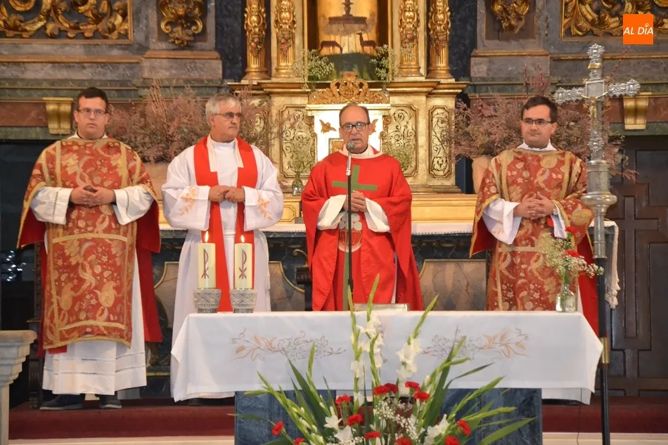 Foto 4 - Alumnos y profesores del Seminario asisten a la misa de inicio del curso 18/19  