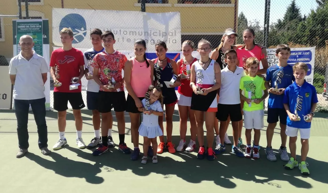 Foto 2 - Carolina Benito se proclama en Segovia campeona del M&aacute;ster del V Circuito Camino del &Eacute;xito  
