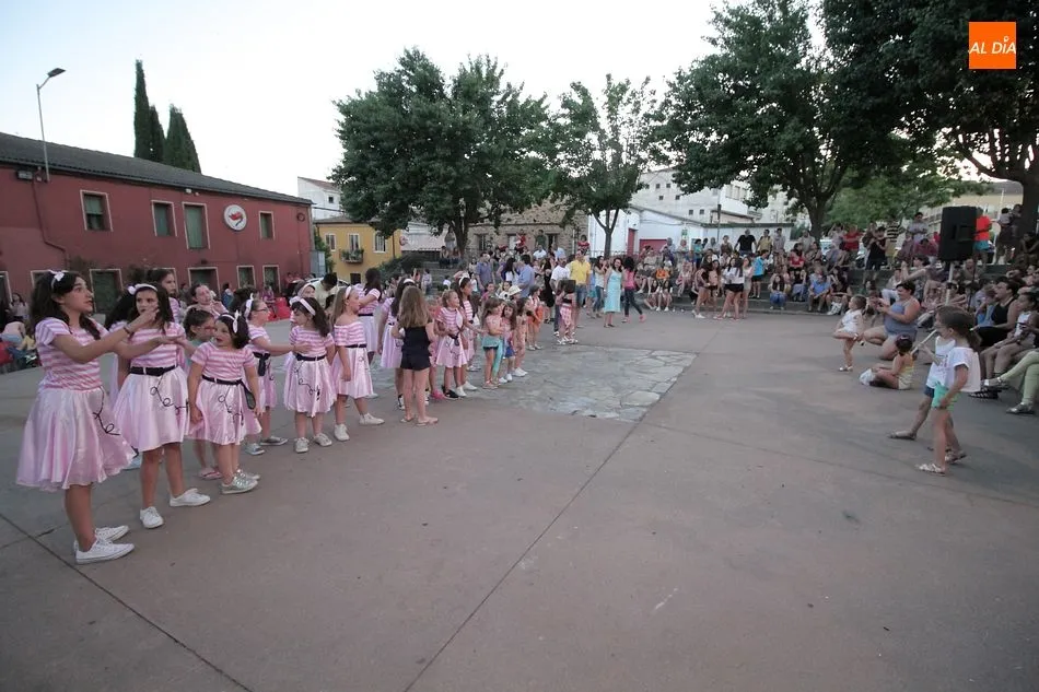 Los alumnos de baile ya actuaron en la plaza de Castilla y León a final del pasado curso
