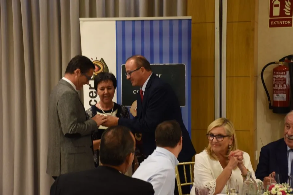 Foto 6 - El Complejo Asistencial de Salamanca recibe el &lsquo;Pin de Plata&rsquo; como &lsquo;Amigo de Pyfano&rsquo;  
