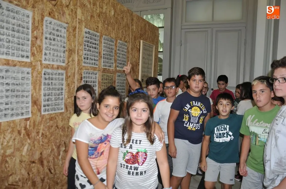 Foto 8 - Los alumnos de Primaria del colegio Liminares conocen la cultura popular de &ldquo;los Pliegos de...