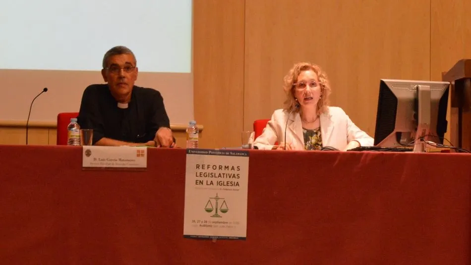 Foto 3 - Contin&uacute;a el simposio Reformas legislativas en la Iglesias organizado por la Facultad de Derecho...