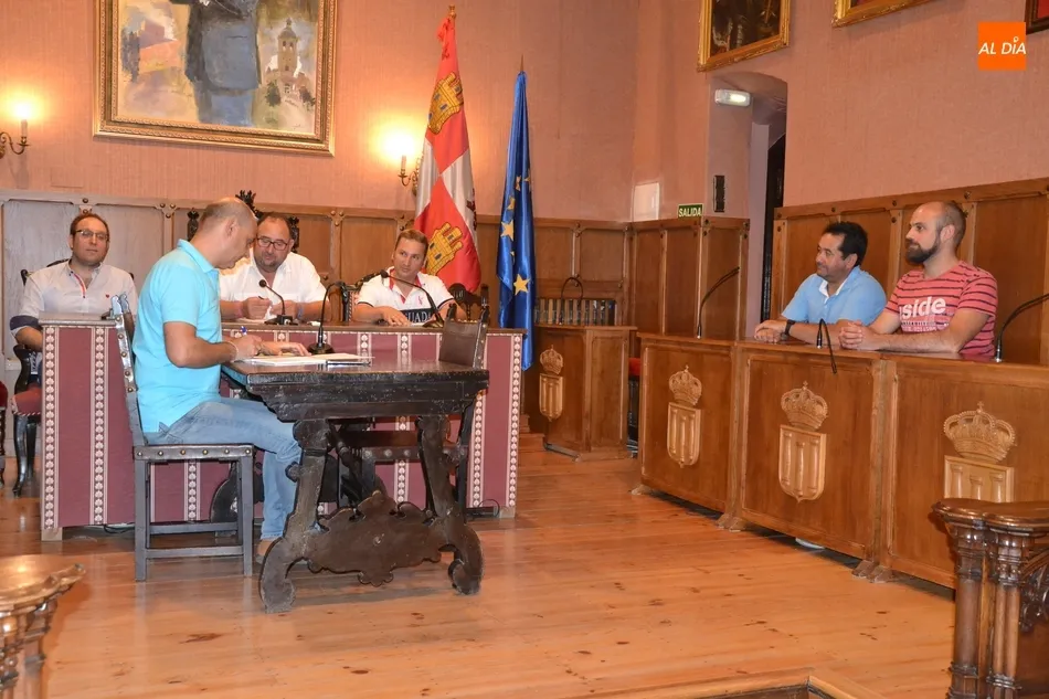 Foto 2 - Los problemas con el &lsquo;pedal&rsquo; de los nuevos contenedores salen a colaci&oacute;n en la Asamblea de la...
