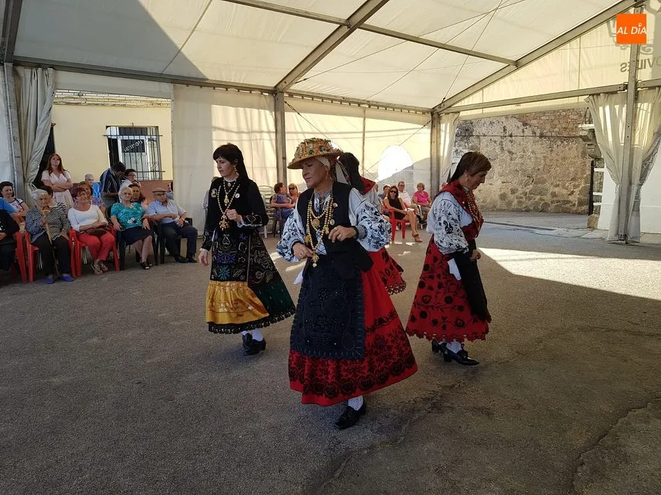Foto 8 - San Miguel de Valero inicia sus festejos con un festival folcl&oacute;rico