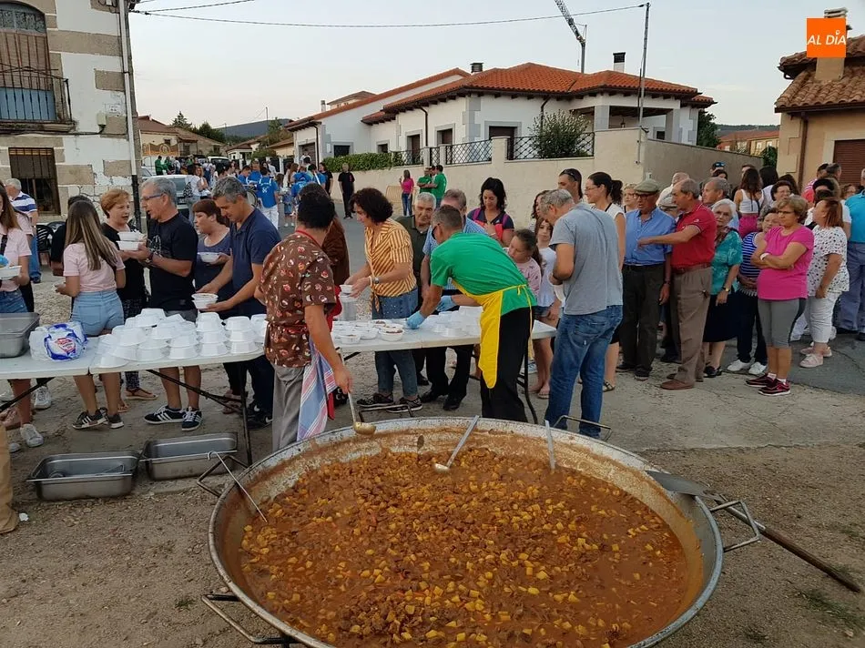 Foto 5 - San Miguel de Valero inicia sus festejos con un festival folcl&oacute;rico