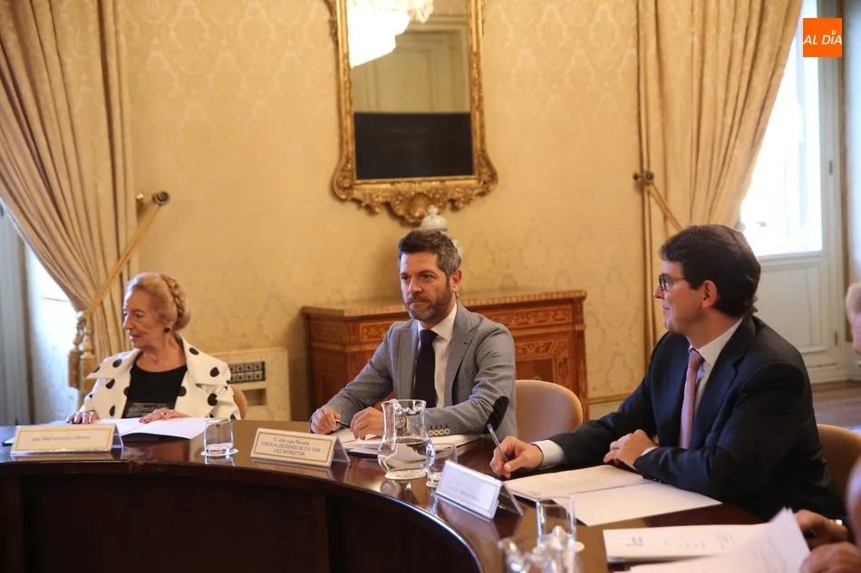 Foto 5 - La Asociaci&oacute;n de Enfermos de Alzheimer y la pintora Isabel Villar recibir&aacute;n las Medallas de Oro...