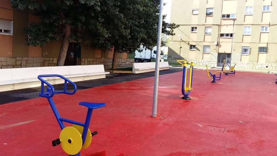 Foto 10 - El PSOE califica de &ldquo;chapuza&rdquo; las obras en las plazas interiores del barrio de San Jos&eacute;