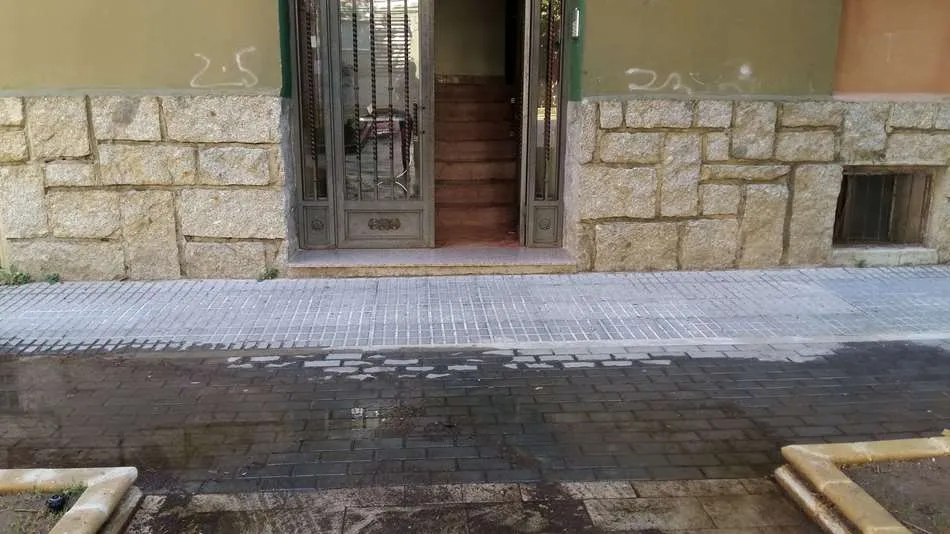 Foto 8 - El PSOE califica de &ldquo;chapuza&rdquo; las obras en las plazas interiores del barrio de San Jos&eacute;