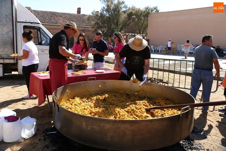 Foto 10 - Fiesta y solidaridad, de la mano en Tarazona de Guare&ntilde;a