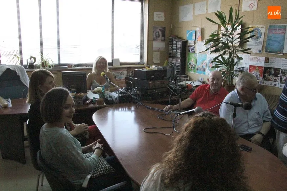 Foto 4 - La emisora municipal de Vitigudino presenta la programaci&oacute;n de la nueva temporada  