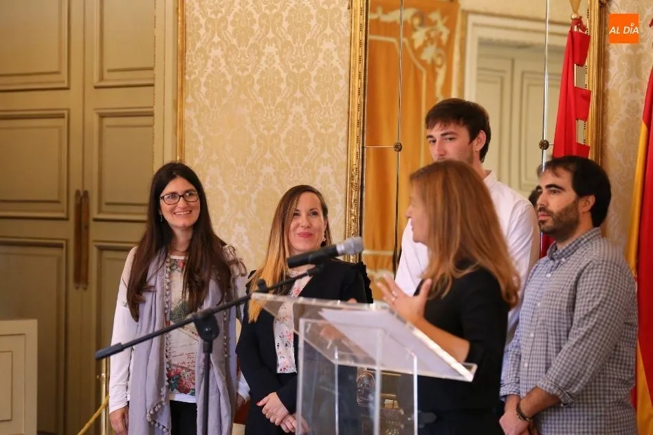 Foto 6 - Recepci&oacute;n a los j&oacute;venes salmantinos que han estado en centros de investigaci&oacute;n en Europa