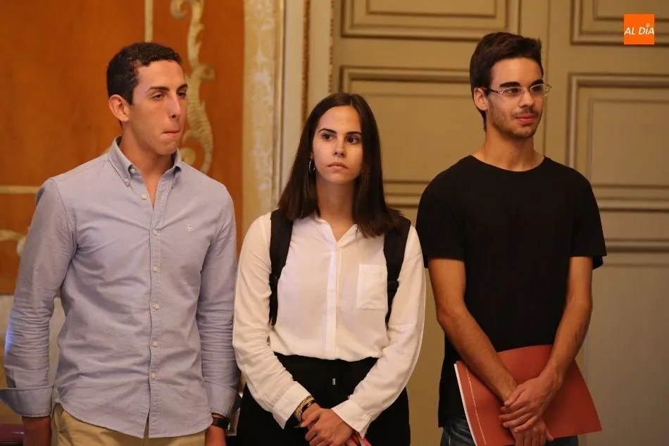 Foto 2 - Recepci&oacute;n a los j&oacute;venes salmantinos que han estado en centros de investigaci&oacute;n en Europa