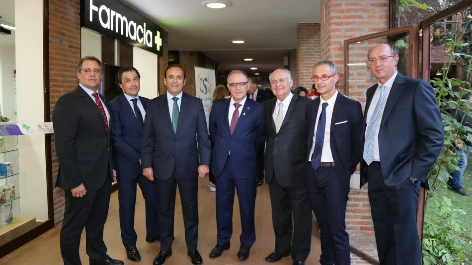 Inauguración del aula con el Rector y el resto de responsables.