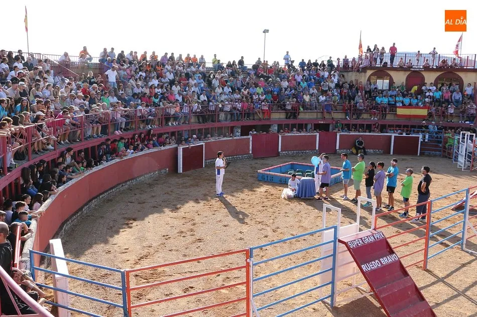El público disfrutó con las pruebas del Grand Prix y los envites de las vaquillas