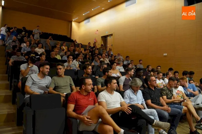 Foto 10 - Unionistas eleva su presupuesto para la 18/19 hasta los 800.000 euros