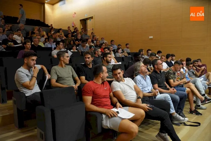 Foto 8 - Unionistas eleva su presupuesto para la 18/19 hasta los 800.000 euros
