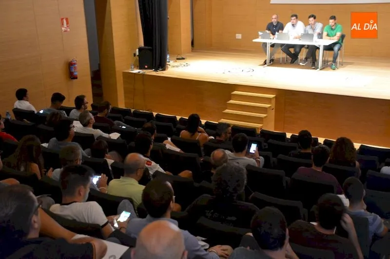 Foto 3 - Unionistas eleva su presupuesto para la 18/19 hasta los 800.000 euros